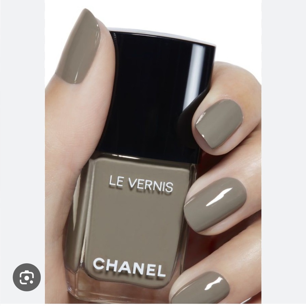 Chanel Le Vernis Nail Colour 520